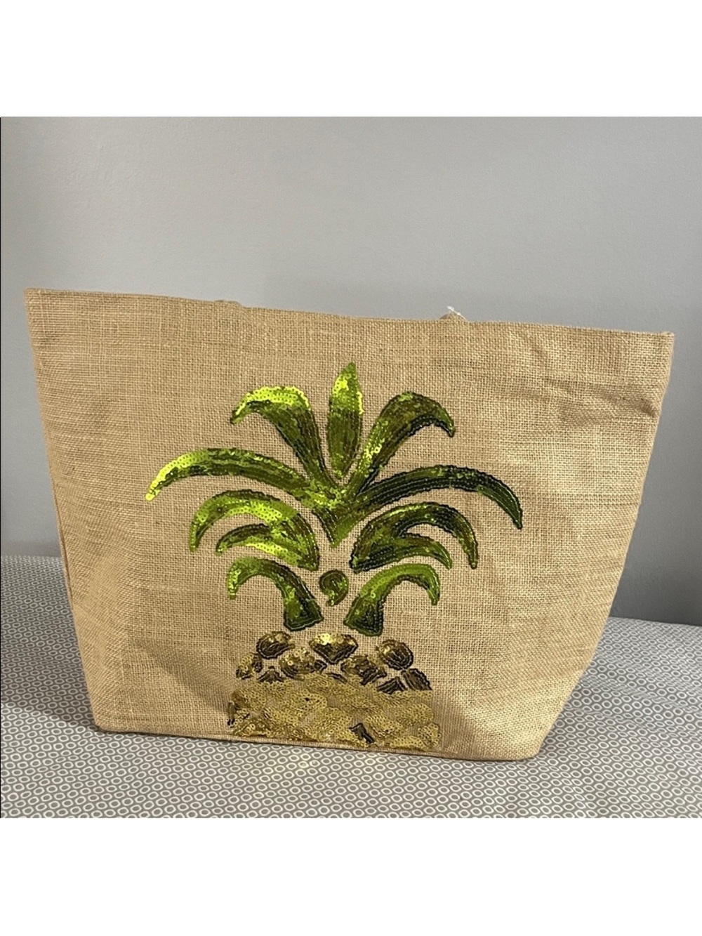 Sequin Pineapple Burlap Tote in Green